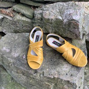 Everybody by BZ Moda Mustard Leather sz 40